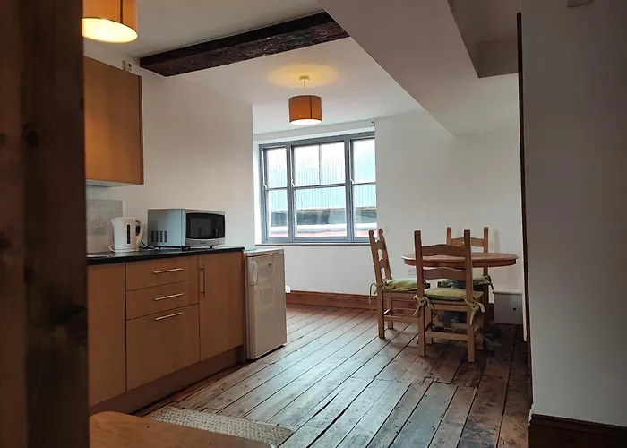 129 First Floor Double Bedroom Apartment Hereford